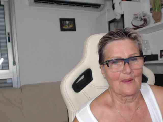 Selenna65 webcam