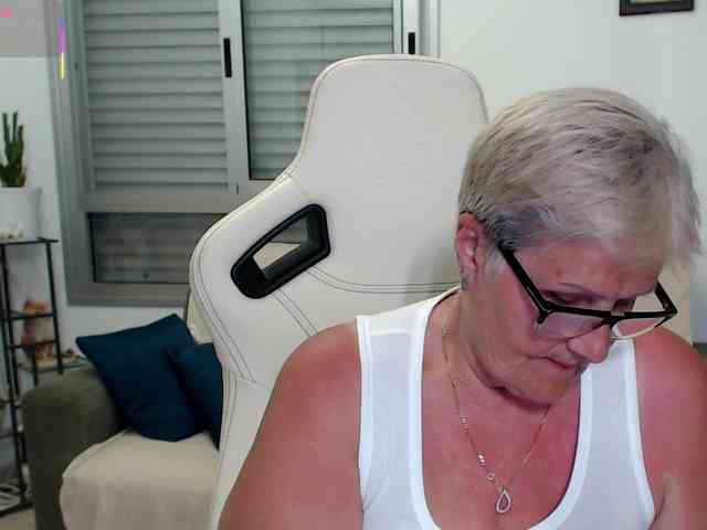 Selenna65 webcam