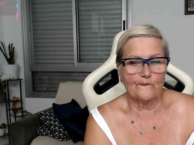 Selenna65 webcam
