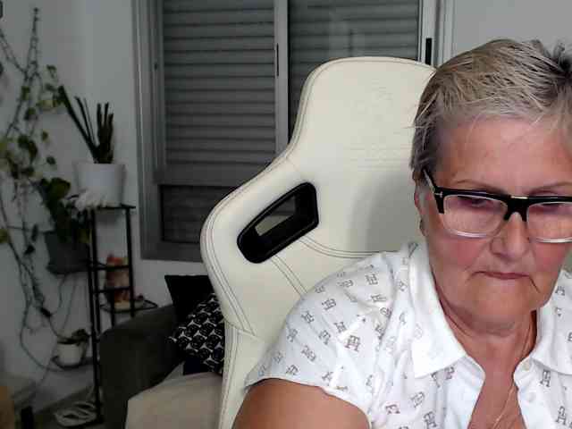 Selenna65 webcam