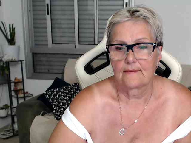 Selenna65 webcam