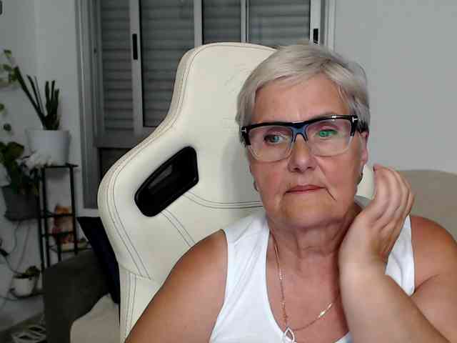 Selenna65 webcam