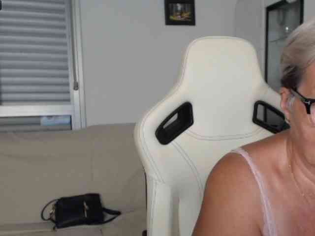 Selenna65 webcam