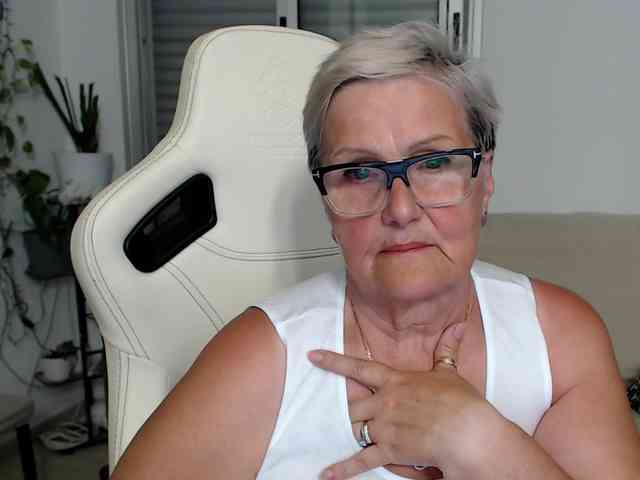 Selenna65 webcam