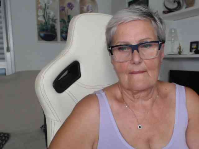 Selenna65 webcam
