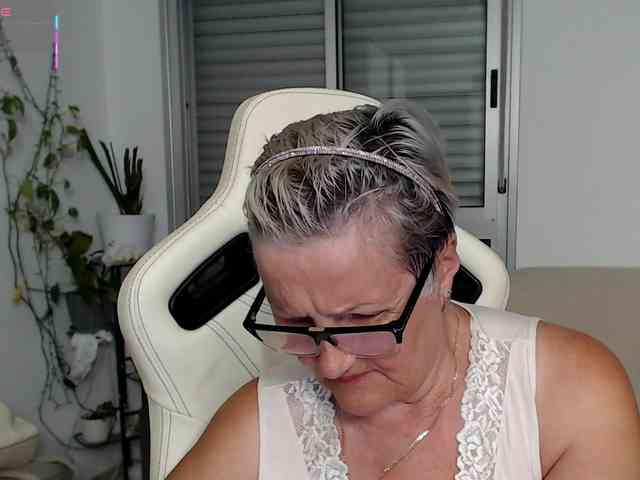 Selenna65 webcam