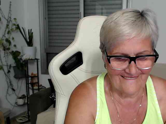 Selenna65 webcam