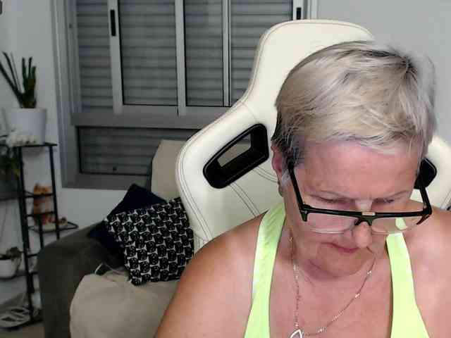 Selenna65 webcam