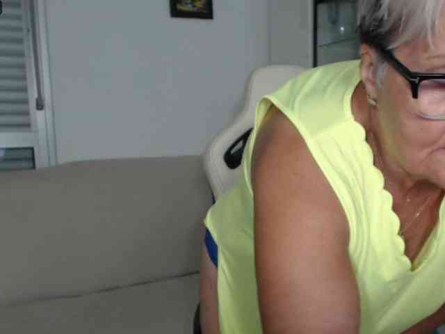 Selenna65 webcam