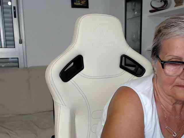 Selenna65 webcam