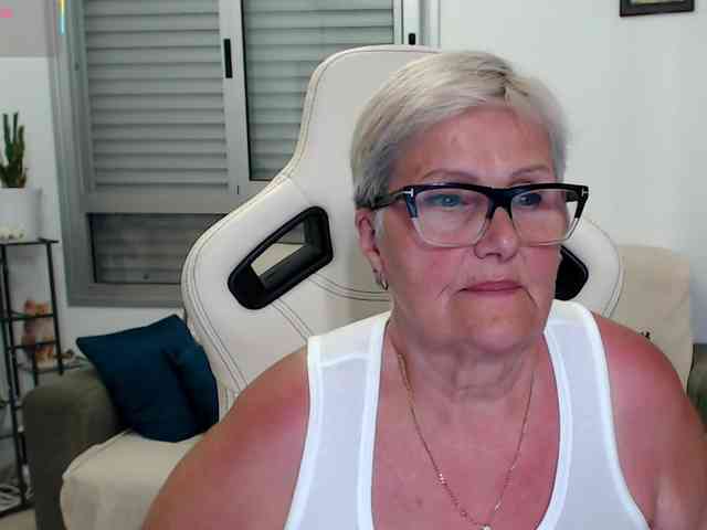 Selenna65 webcam