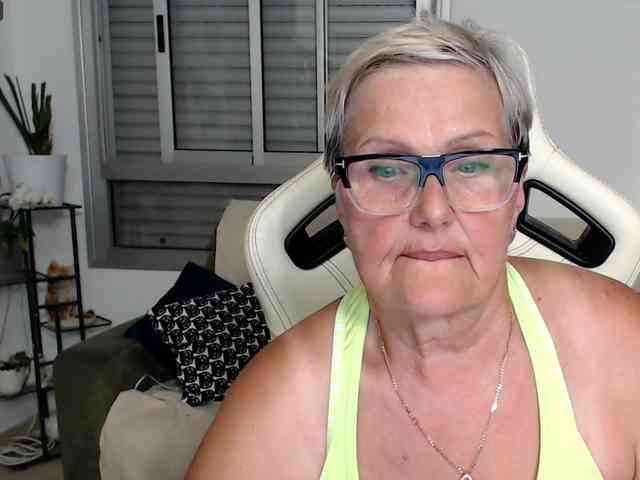 Selenna65 webcam