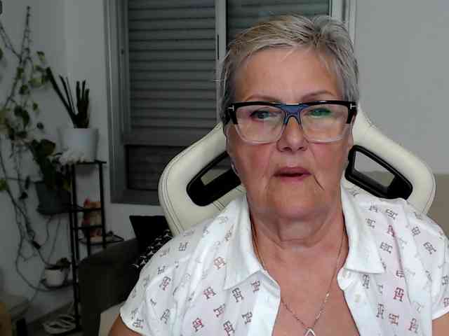 Selenna65 webcam