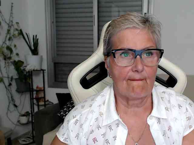 Selenna65 webcam