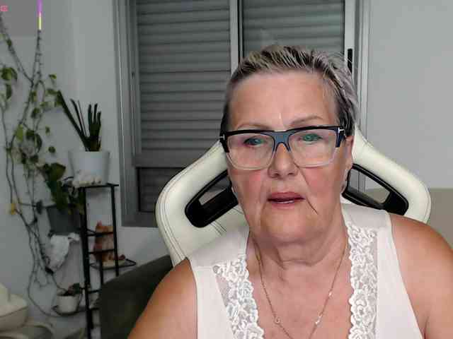 Selenna65 webcam