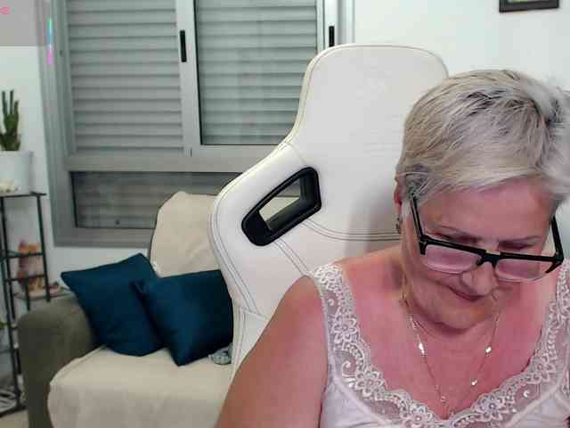 Selenna65 webcam