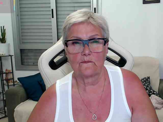 Selenna65 webcam