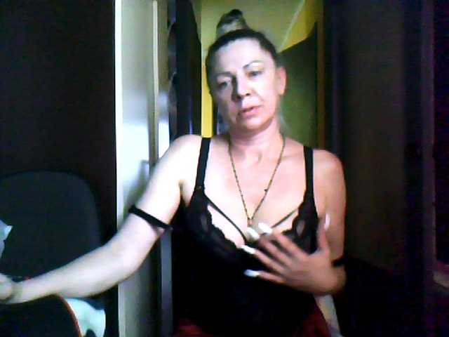 Tanuhka live cam on BongaCams
