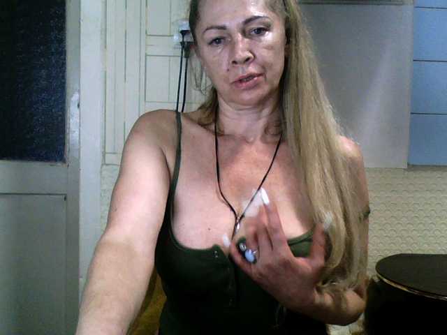 Tanuhka live cam on BongaCams