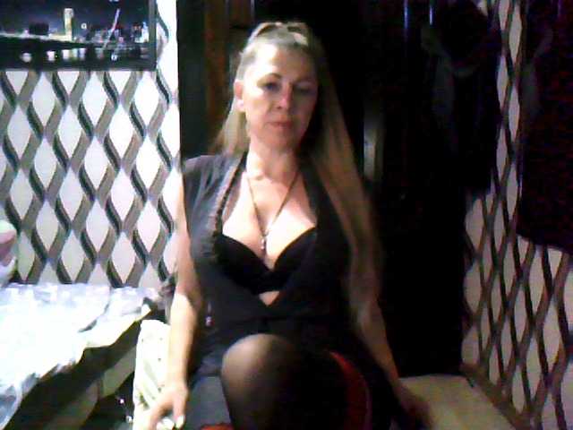 Tanuhka, live now on BongaCams
