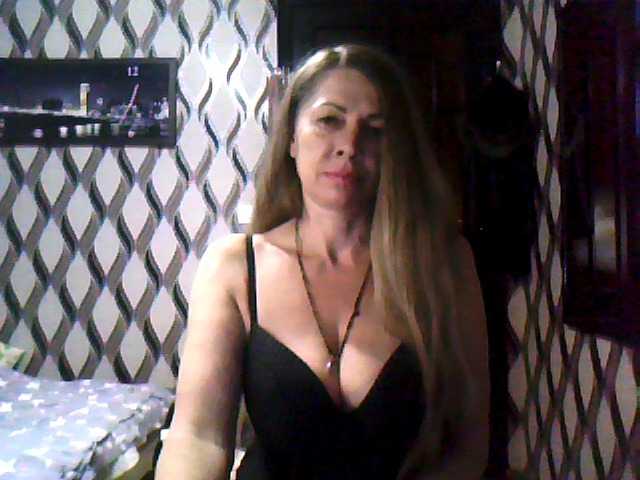 Tanuhka live cam on BongaCams