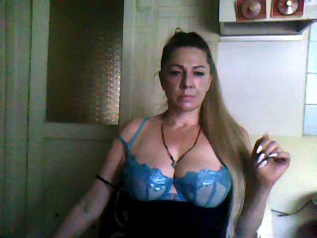 Tanuhka live cam on BongaCams