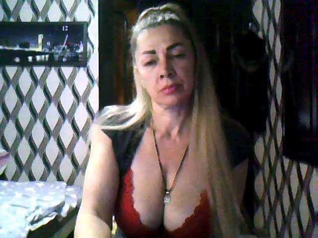 Tanuhka live cam on BongaCams