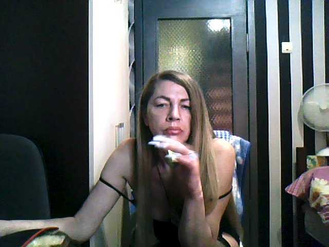 Tanuhka live cam on BongaCams