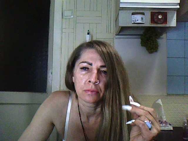 Tanuhka live cam on BongaCams