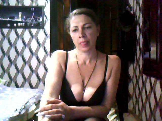 Tanuhka live cam on BongaCams