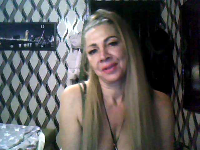 Tanuhka live cam on BongaCams