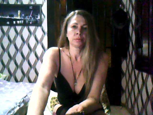 Tanuhka live cam on BongaCams
