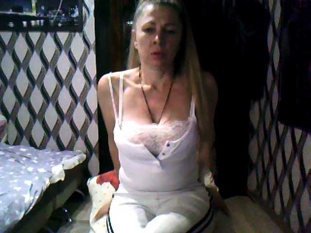 Tanuhka live cam on BongaCams