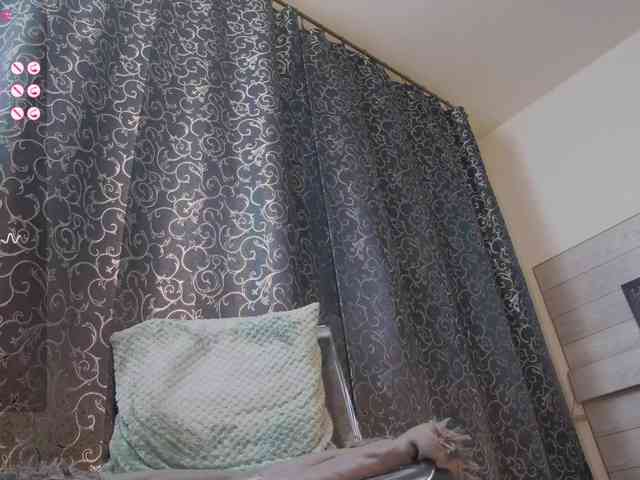 AnnyaRose webcam