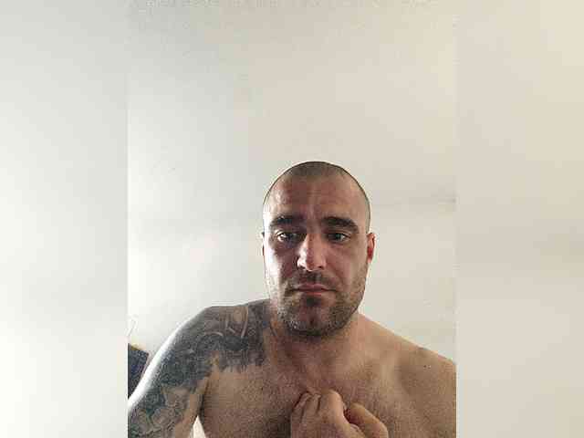 Oleg283h Live Webcam on BongaCams