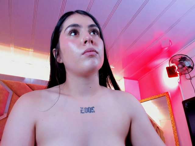 VictoriaStorm live cam on BongaCams