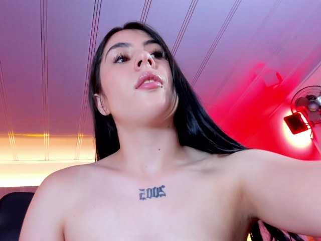 VictoriaStorm live cam on BongaCams