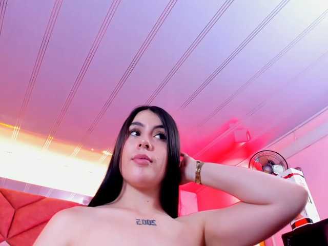 VictoriaStorm live cam on BongaCams