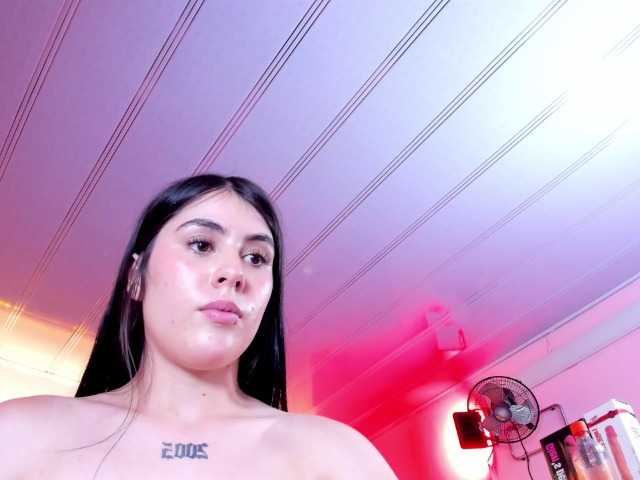 VictoriaStorm live cam on BongaCams
