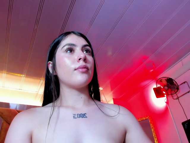 VictoriaStorm live cam on BongaCams