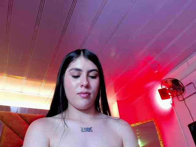 victoriastorm's live room