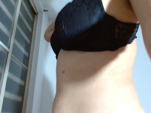 marilyn-beautifullyhairy live cam on BongaCams