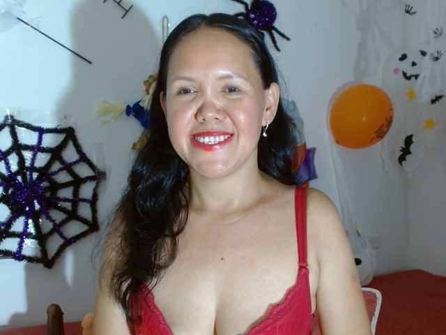 marilyn-beautifullyhairy live cam on BongaCams