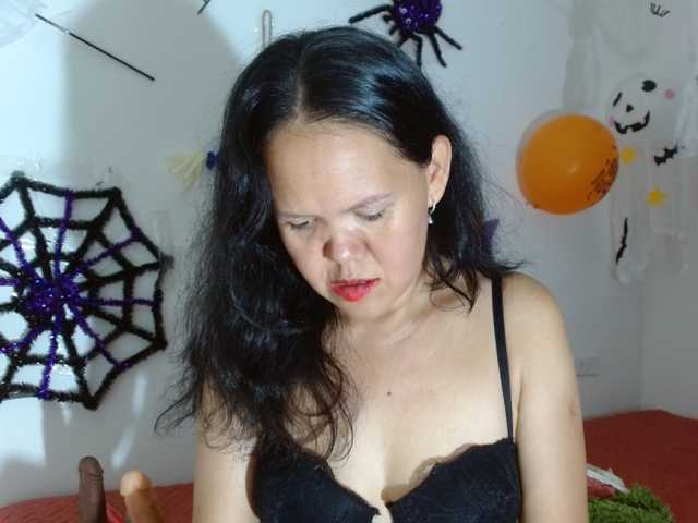 marilyn-beautifullyhairy live cam on BongaCams