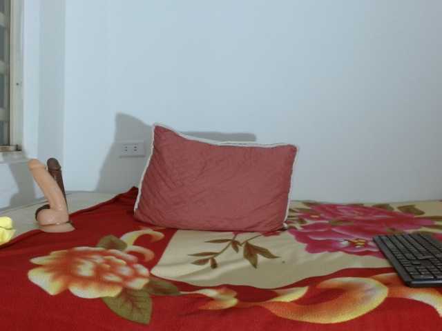 marilyn-beautifullyhairy live cam on BongaCams