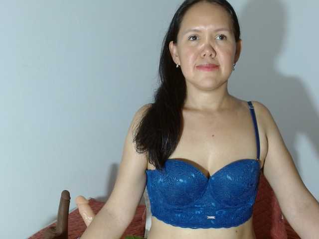 marilyn-beautifullyhairy live cam on BongaCams