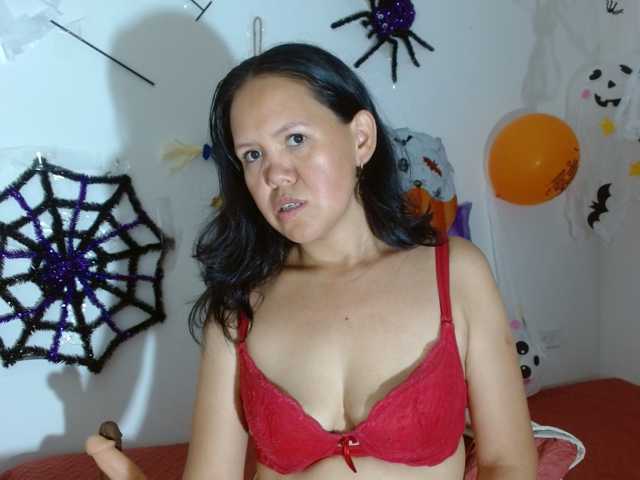 marilyn-beautifullyhairy live cam on BongaCams