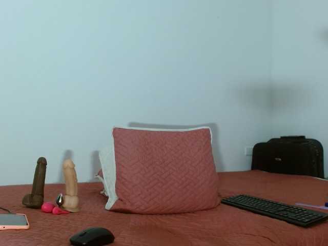 marilyn-beautifullyhairy live cam on BongaCams