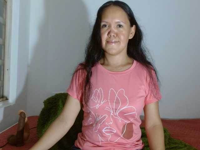 marilyn-beautifullyhairy live cam on BongaCams