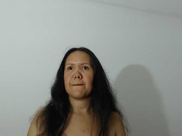 marilyn-beautifullyhairy live cam on BongaCams